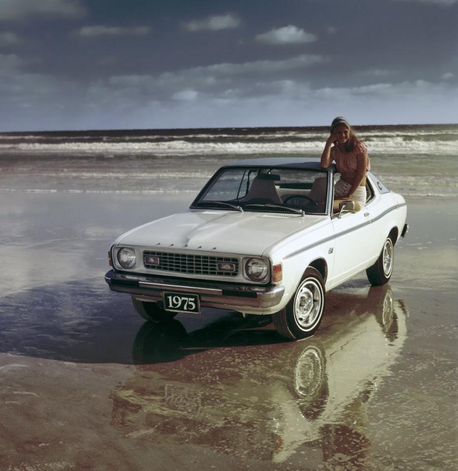  Dodge Colt Carousel 2-Door Hardtop 1975 года  (фото 6 из 7)